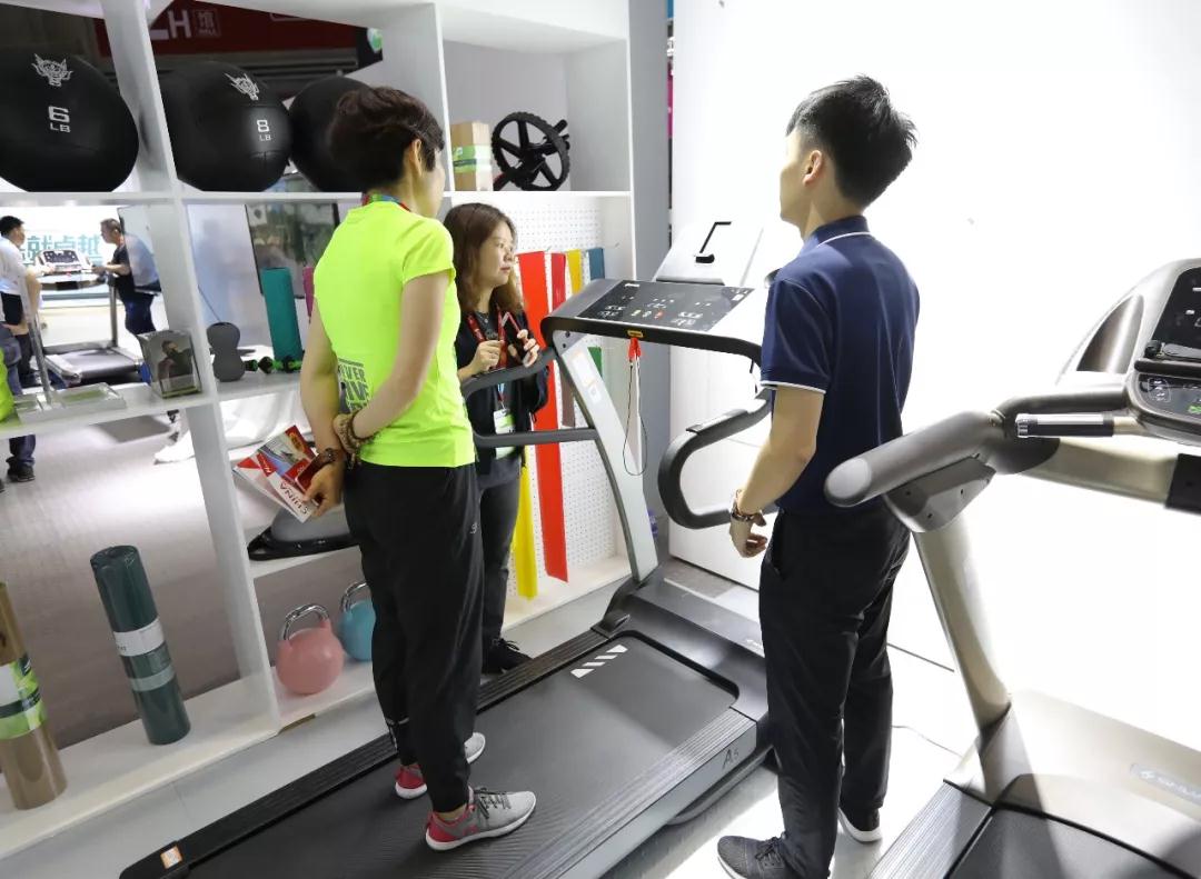 健身器材-好博阿里语音智能A5跑步机